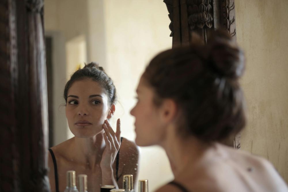 Learn skin care tips from Personal Image Consultant Beth Divine! Image shows women doing skin care